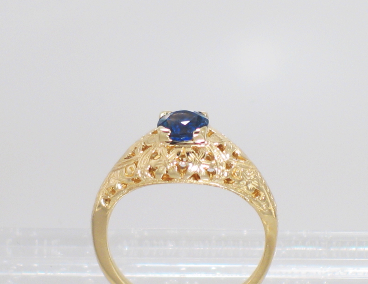 Sapphire Antique Ring Yellow Gold